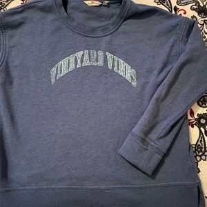 Womens vineyard vines crewneck with logo